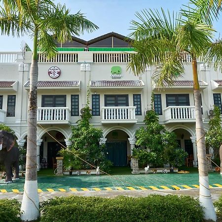 Domrai Boutique Hotel Sihanoukville Exterior photo